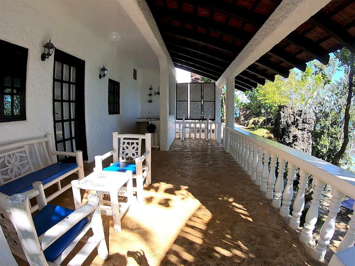 Casa Amihan Anda  Luaran gambar